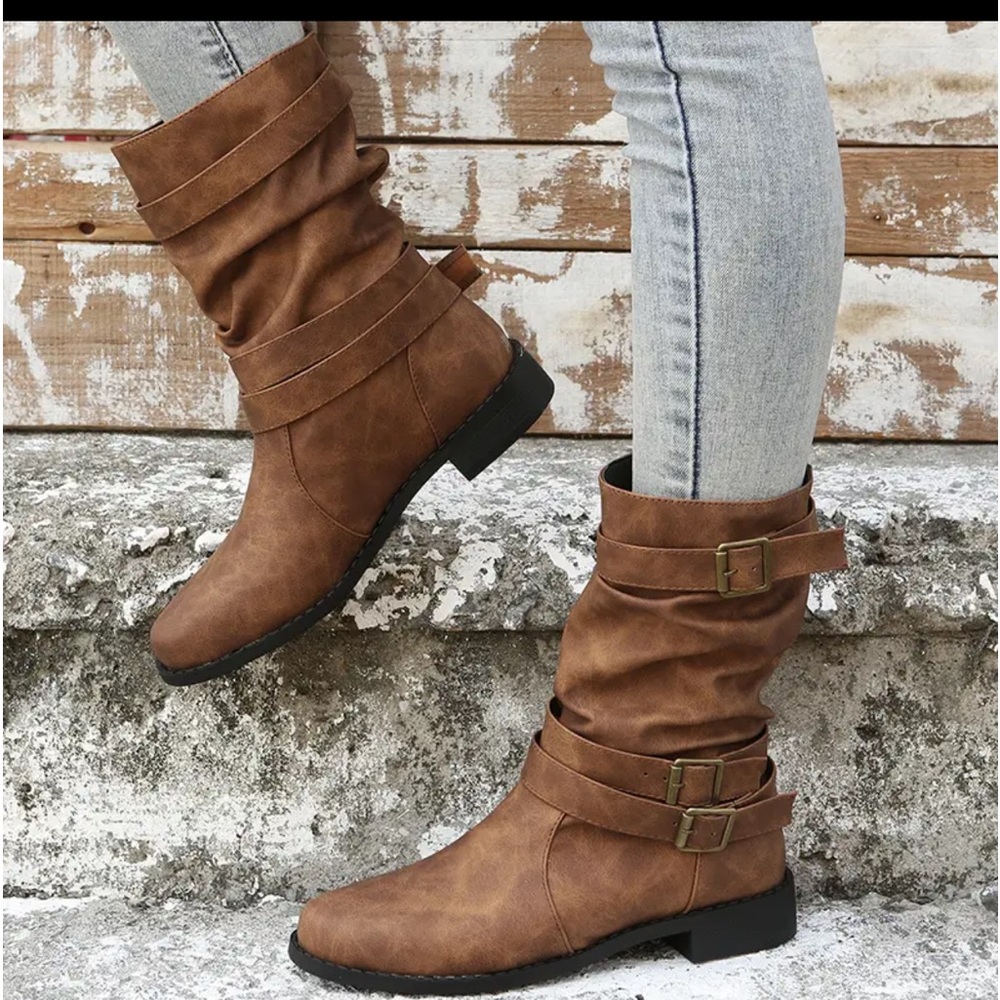 Women’s size 8.5 brown ruched brown buckle boots